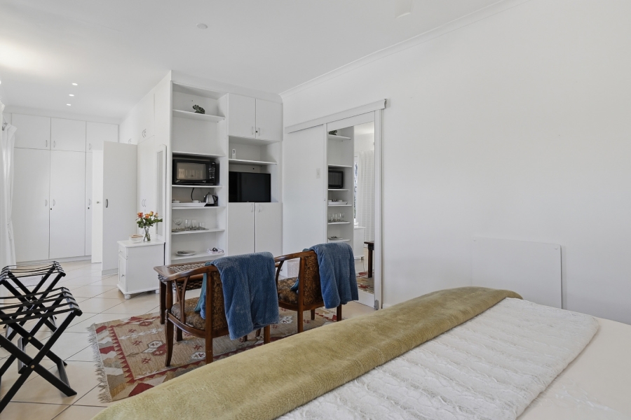 5 Bedroom Property for Sale in Constantia Western Cape